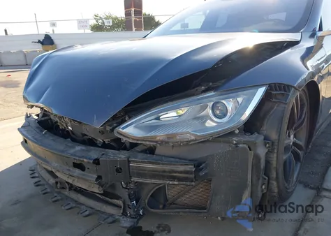 2016 Tesla Model S 60D/70D/75D/85D/90D z USA, uszkodzony, nr VIN 5YJSA1E26GF129409